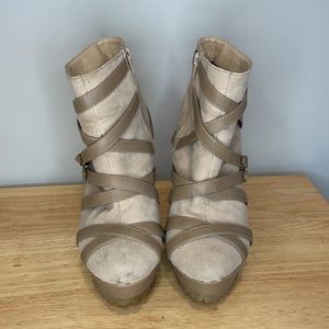 Just Fabulous Beige Ankle Boots Size 8
